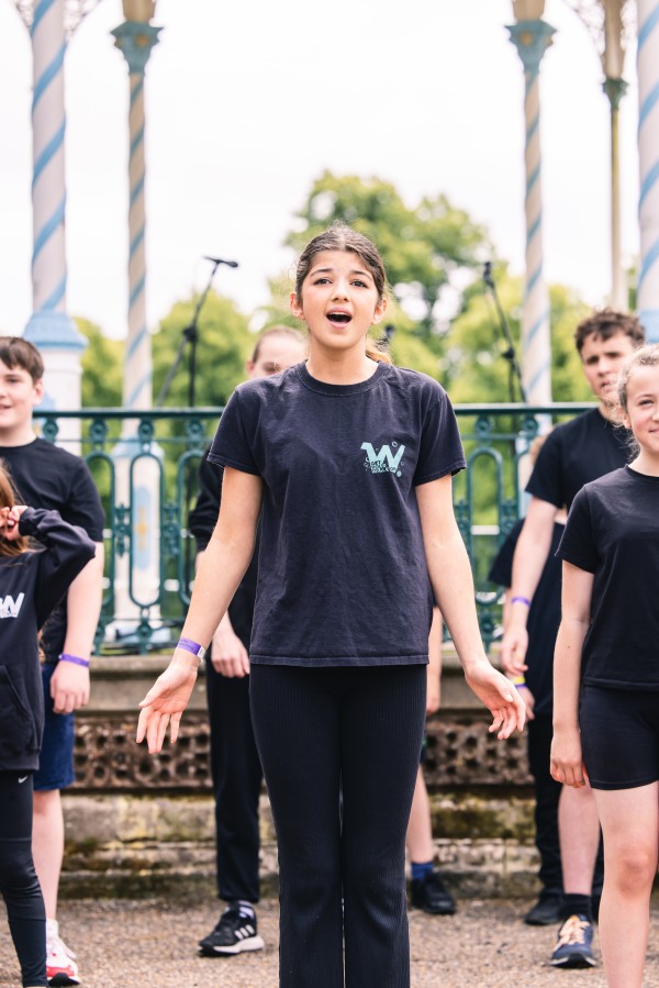 12:00–12:40pm Student Performances